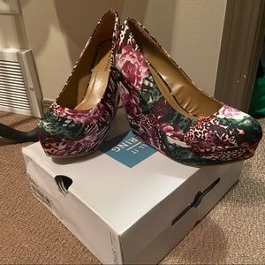 New Floral pattern wedge!